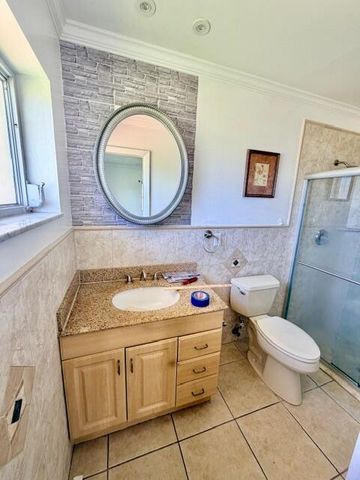 5443 Cresthaven Boulevard F, West Palm Beach, FL 33415