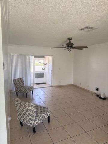 5443 Cresthaven Boulevard F, West Palm Beach, FL 33415