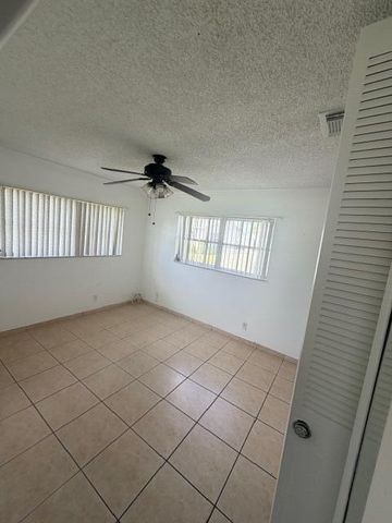5443 Cresthaven Boulevard F, West Palm Beach, FL 33415