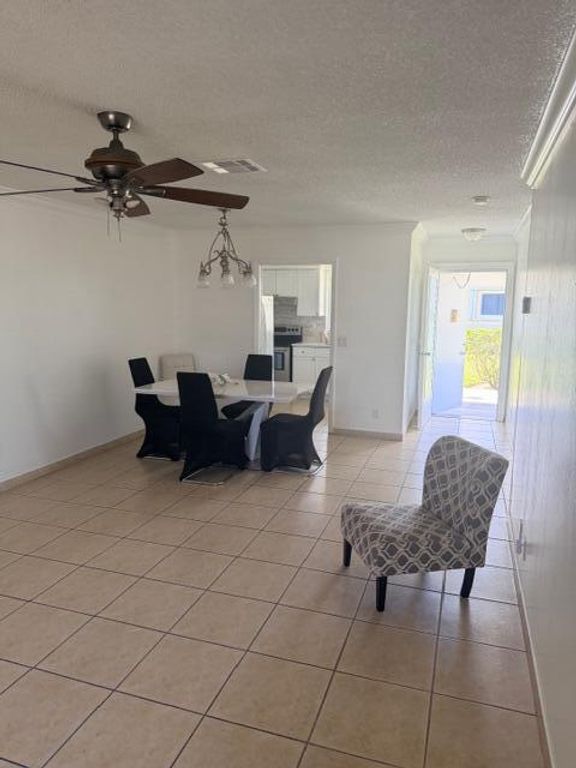 5443 Cresthaven Boulevard F, West Palm Beach, FL 33415