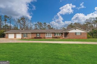 2716 Georgia 16, Carrollton, GA 30116