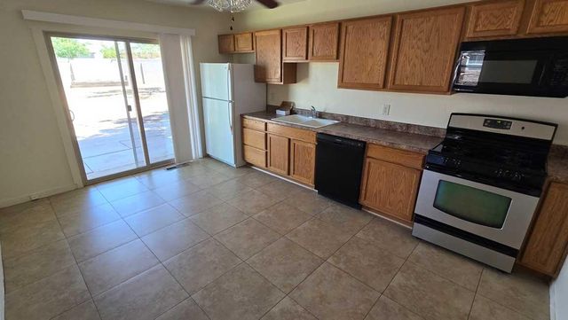 508 Arizona Street SE, Albuquerque, NM 87108