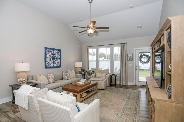 1128 Cobbler Lane, Boiling Springs, SC 29316