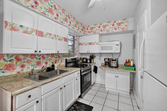 1525 NW 14th Ct, Fort Lauderdale, FL 33311