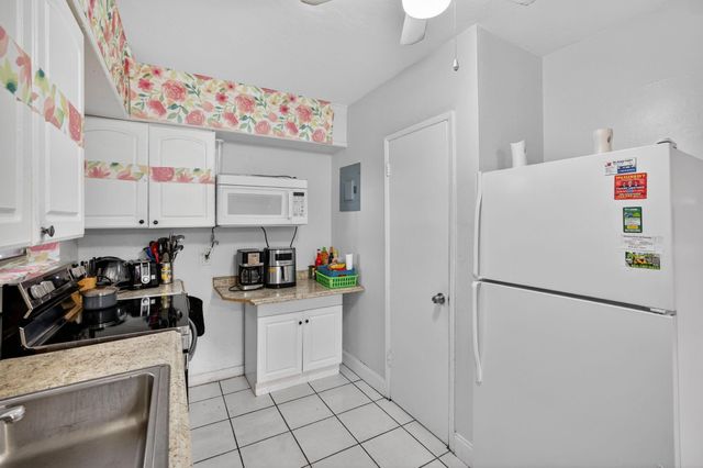 1525 NW 14th Ct, Fort Lauderdale, FL 33311