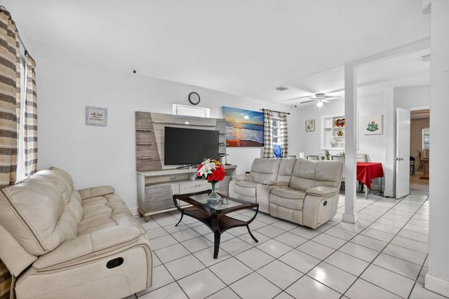 1525 NW 14th Ct, Fort Lauderdale, FL 33311