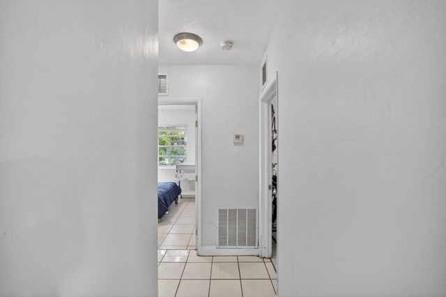 1525 NW 14th Ct, Fort Lauderdale, FL 33311