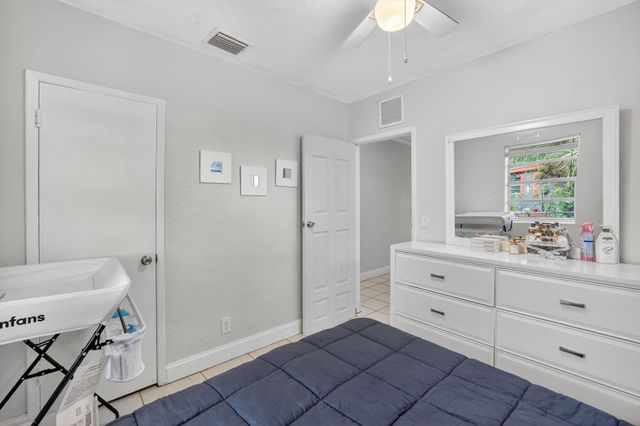 1525 NW 14th Ct, Fort Lauderdale, FL 33311