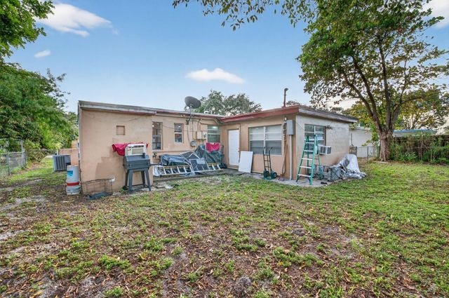 1525 NW 14th Ct, Fort Lauderdale, FL 33311