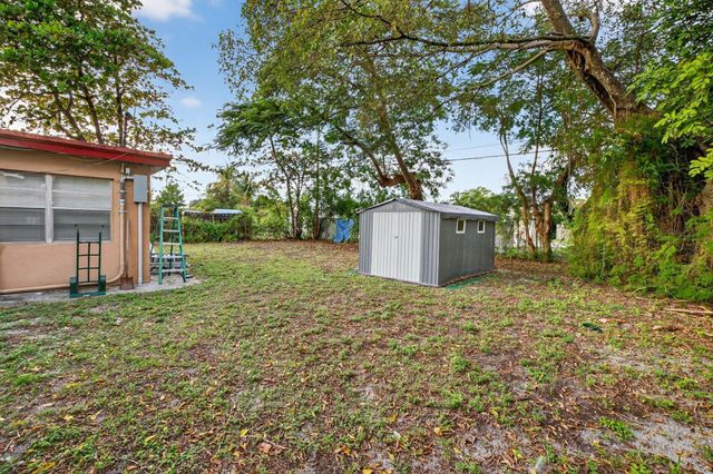 1525 NW 14th Ct, Fort Lauderdale, FL 33311