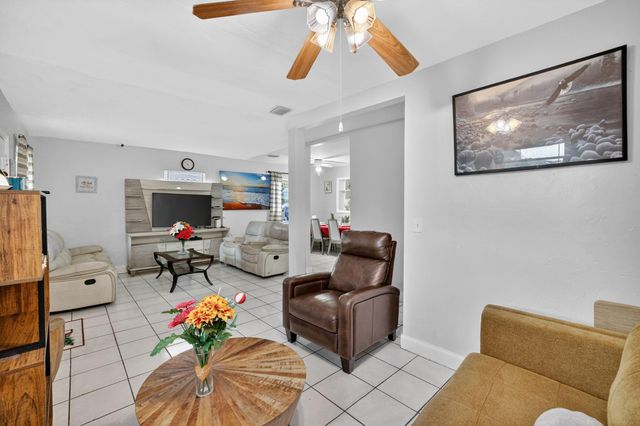 1525 NW 14th Ct, Fort Lauderdale, FL 33311