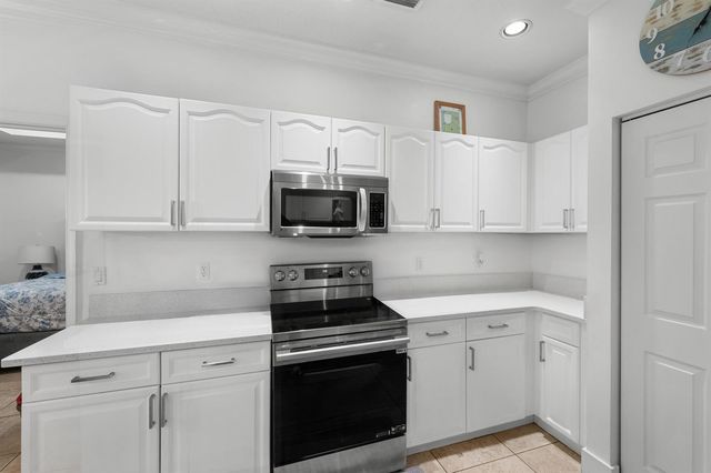 6481 SE Clairmont Place, Hobe Sound, FL 33455