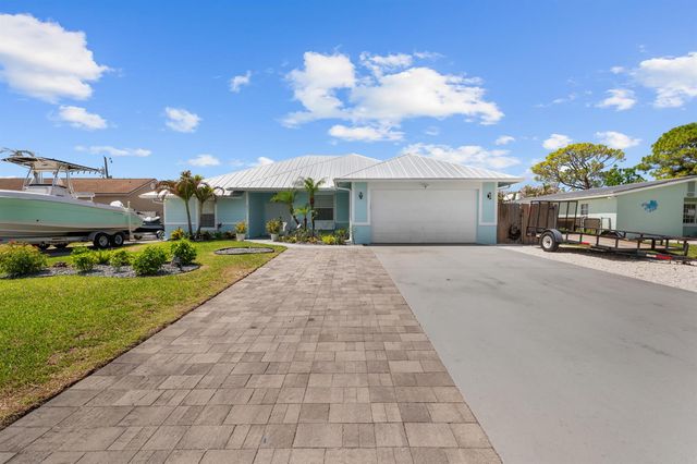 6481 SE Clairmont Place, Hobe Sound, FL 33455