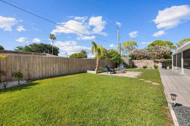 6481 SE Clairmont Place, Hobe Sound, FL 33455