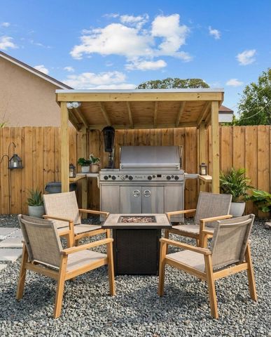6481 SE Clairmont Place, Hobe Sound, FL 33455