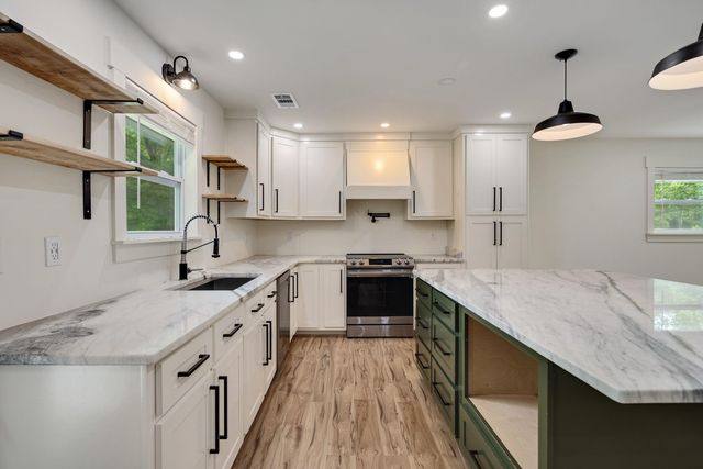 240 DOGWOOD RD, Somerville, TN 38068