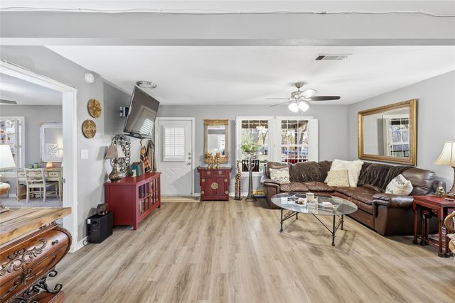 1051 Meadow Oaks Street, Reno, TX 76020