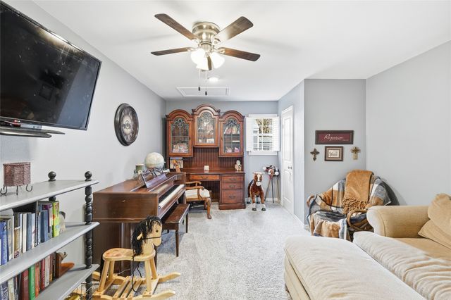 1051 Meadow Oaks Street, Reno, TX 76020