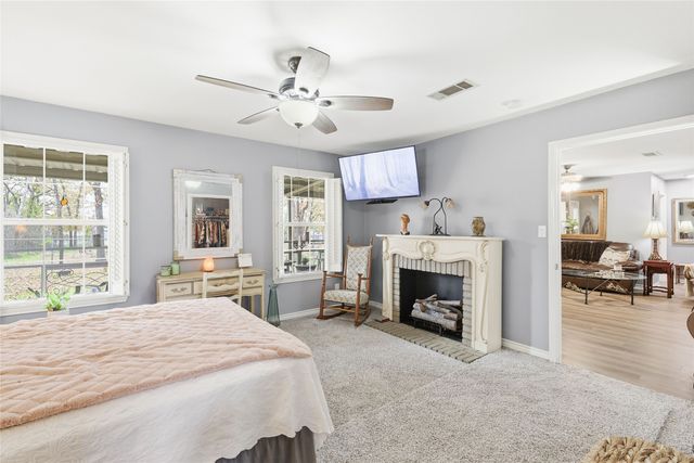 1051 Meadow Oaks Street, Reno, TX 76020