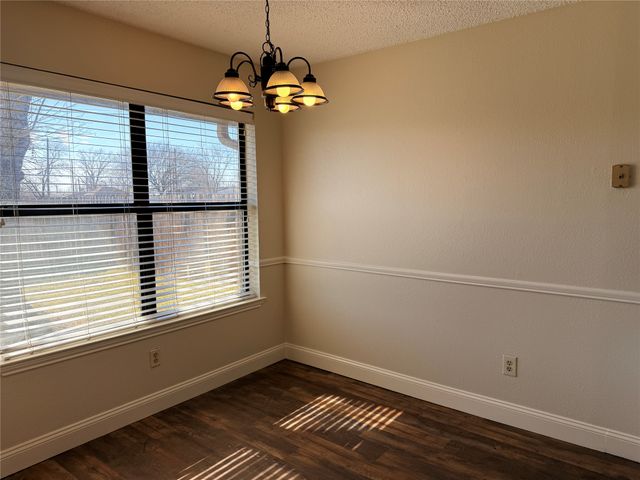 1606 Brook Glen Drive, Sanger, TX 76266