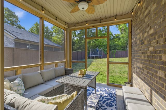 4925 Riverbank Dr, Hermitage, TN 37076