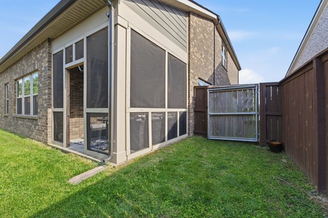 4925 Riverbank Dr, Hermitage, TN 37076