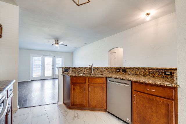 222 Independence Trail, Forney, TX 75126