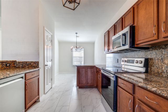 222 Independence Trail, Forney, TX 75126