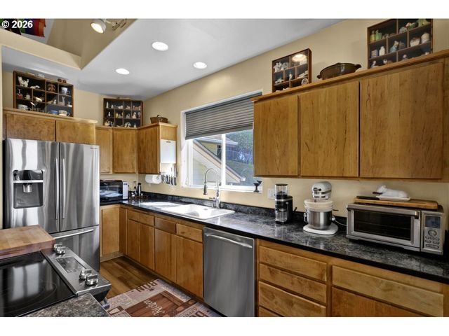 3520 Ocean View Dr, Florence, OR 97439