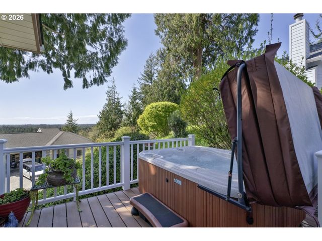 3520 Ocean View Dr, Florence, OR 97439