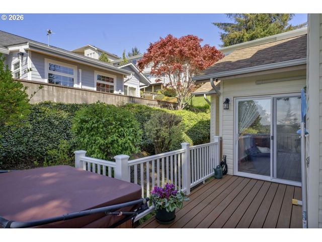 3520 Ocean View Dr, Florence, OR 97439