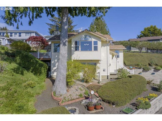 3520 Ocean View Dr, Florence, OR 97439