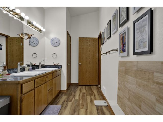 3520 Ocean View Dr, Florence, OR 97439