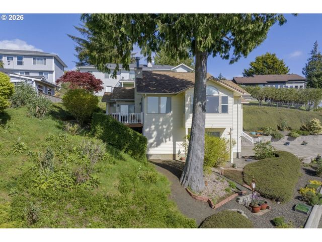3520 Ocean View Dr, Florence, OR 97439