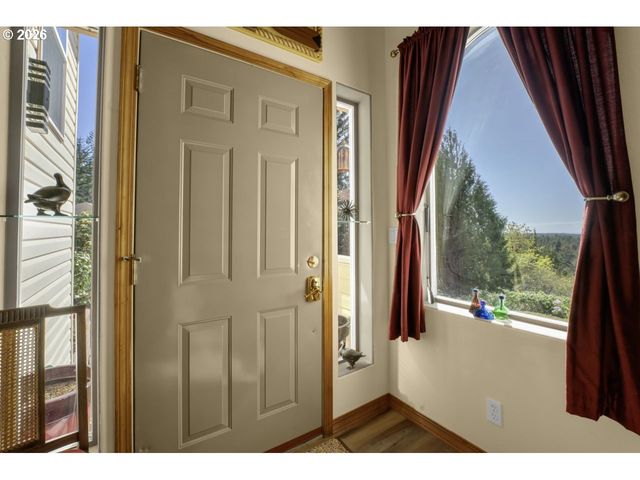 3520 Ocean View Dr, Florence, OR 97439