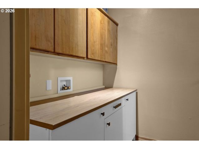 3520 Ocean View Dr, Florence, OR 97439