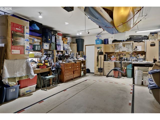 3520 Ocean View Dr, Florence, OR 97439