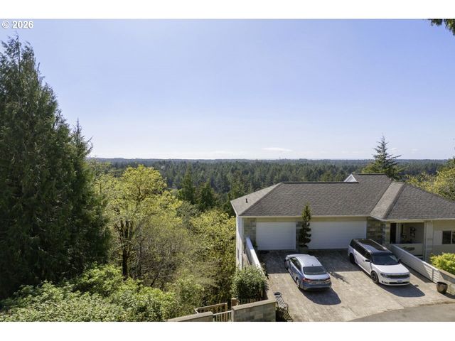 3520 Ocean View Dr, Florence, OR 97439