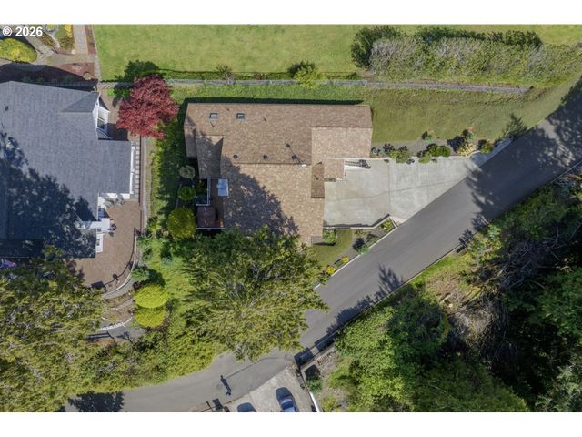 3520 Ocean View Dr, Florence, OR 97439