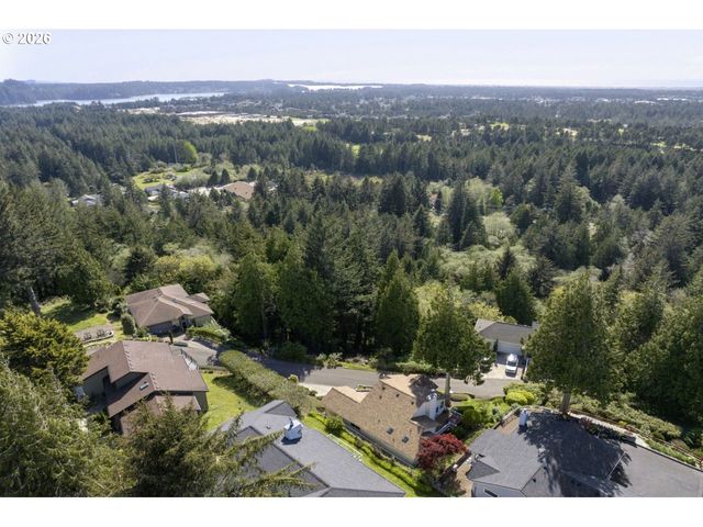 3520 Ocean View Dr, Florence, OR 97439