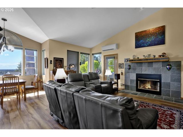 3520 Ocean View Dr, Florence, OR 97439