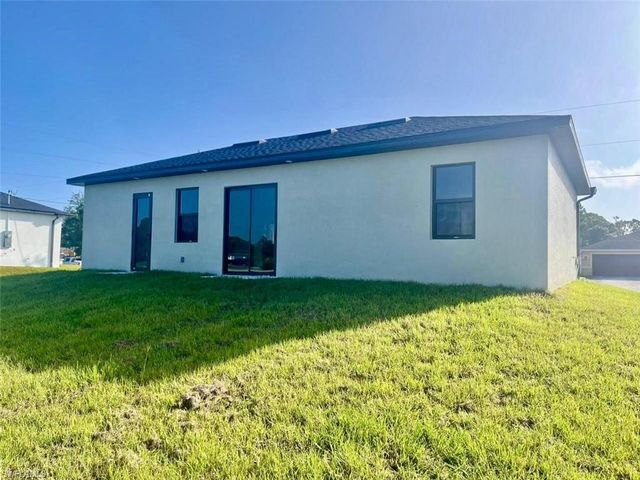 56 Floyd AVE S, Lehigh Acres, FL 33976