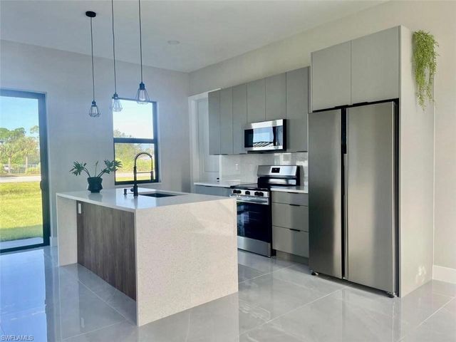 56 Floyd AVE S, Lehigh Acres, FL 33976