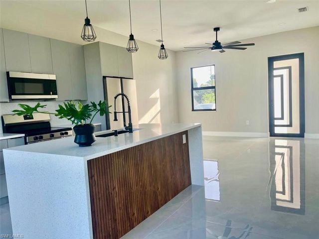 56 Floyd AVE S, Lehigh Acres, FL 33976