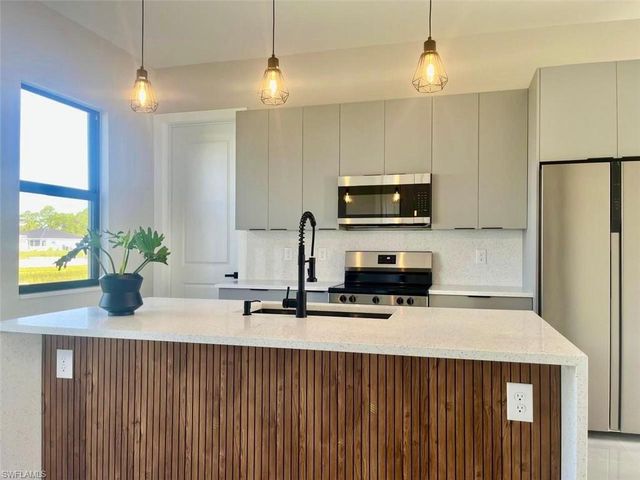 56 Floyd AVE S, Lehigh Acres, FL 33976