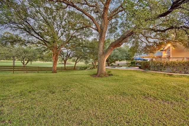 8456 Schuster Road, Ledbetter, TX 78946