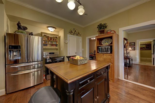 8456 Schuster Road, Ledbetter, TX 78946
