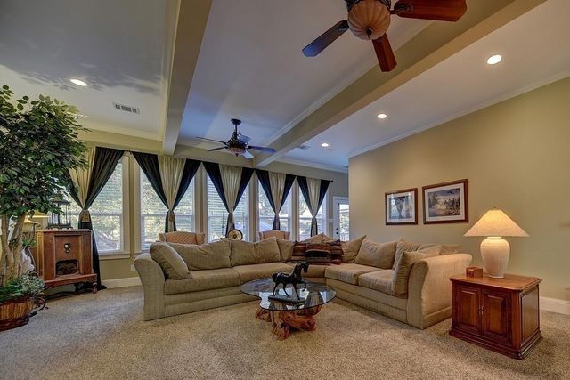 8456 Schuster Road, Ledbetter, TX 78946