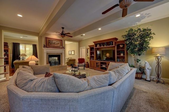 8456 Schuster Road, Ledbetter, TX 78946