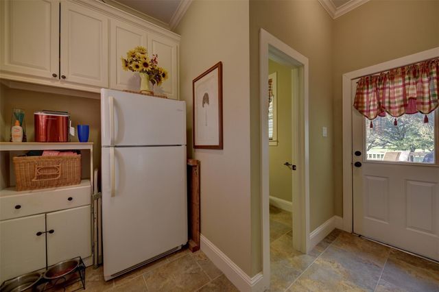 8456 Schuster Road, Ledbetter, TX 78946